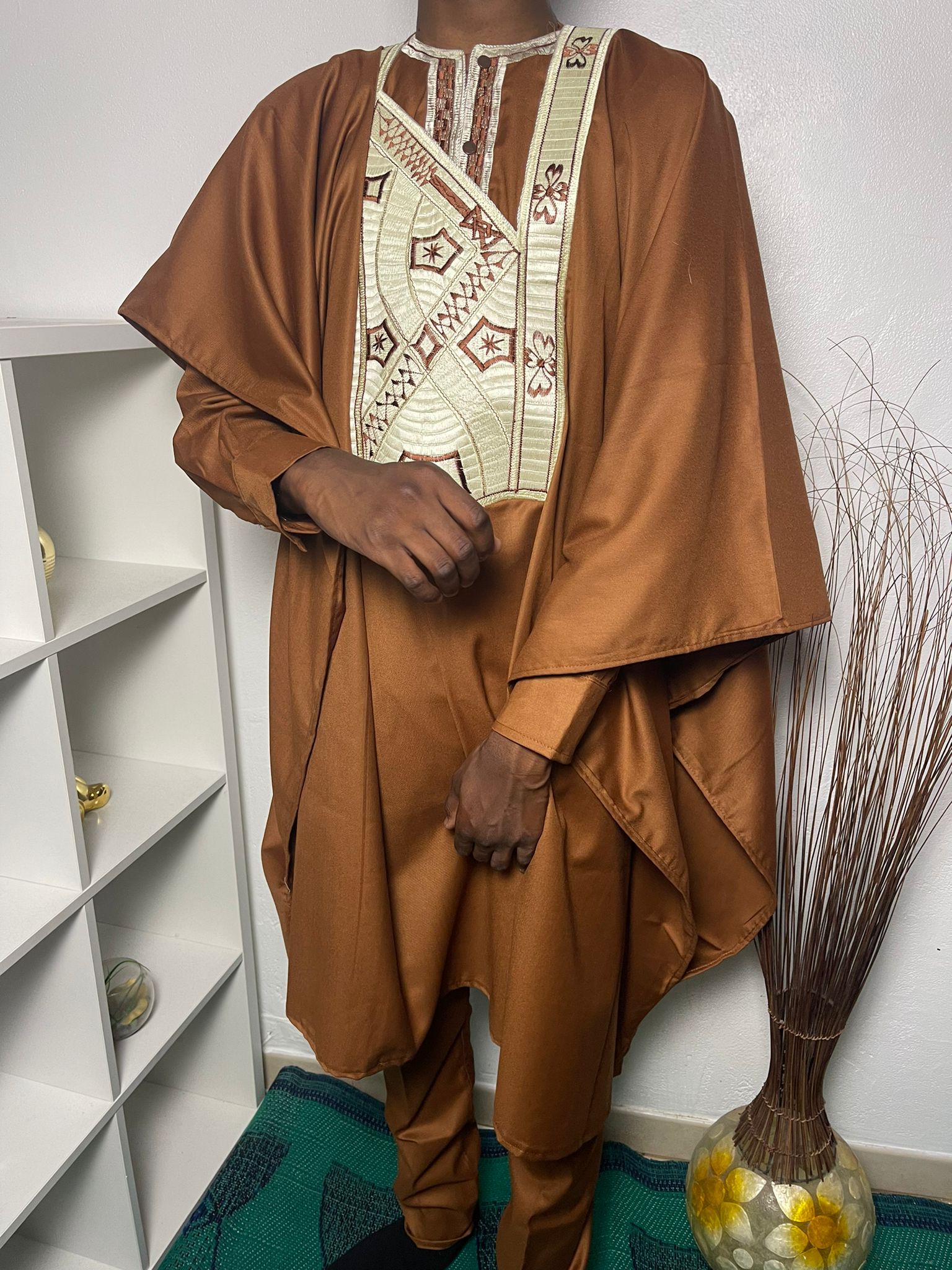 Kidal - Ensemble traditionnel africain Homme Tunique, Pantalon et Grand Boubou Marron